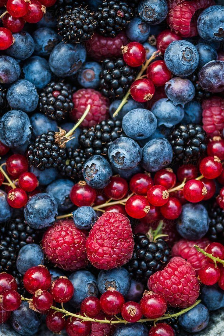 Rustic Berry Selection: Pure Farm Delights